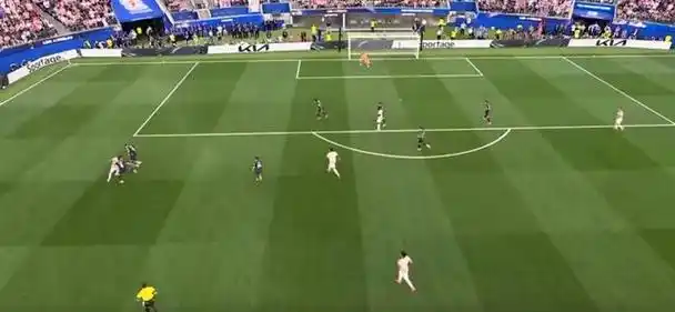 半场狂飙！美国队2-0领先澳大利亚，巴洛贡造乌龙+弗里曼破门引爆热身赛